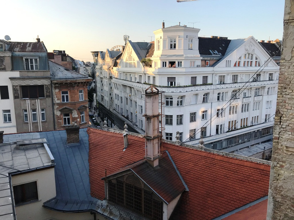 Szervita téren 49m2 ELADÓ